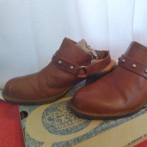 Born Bagley Clogs brown size 9